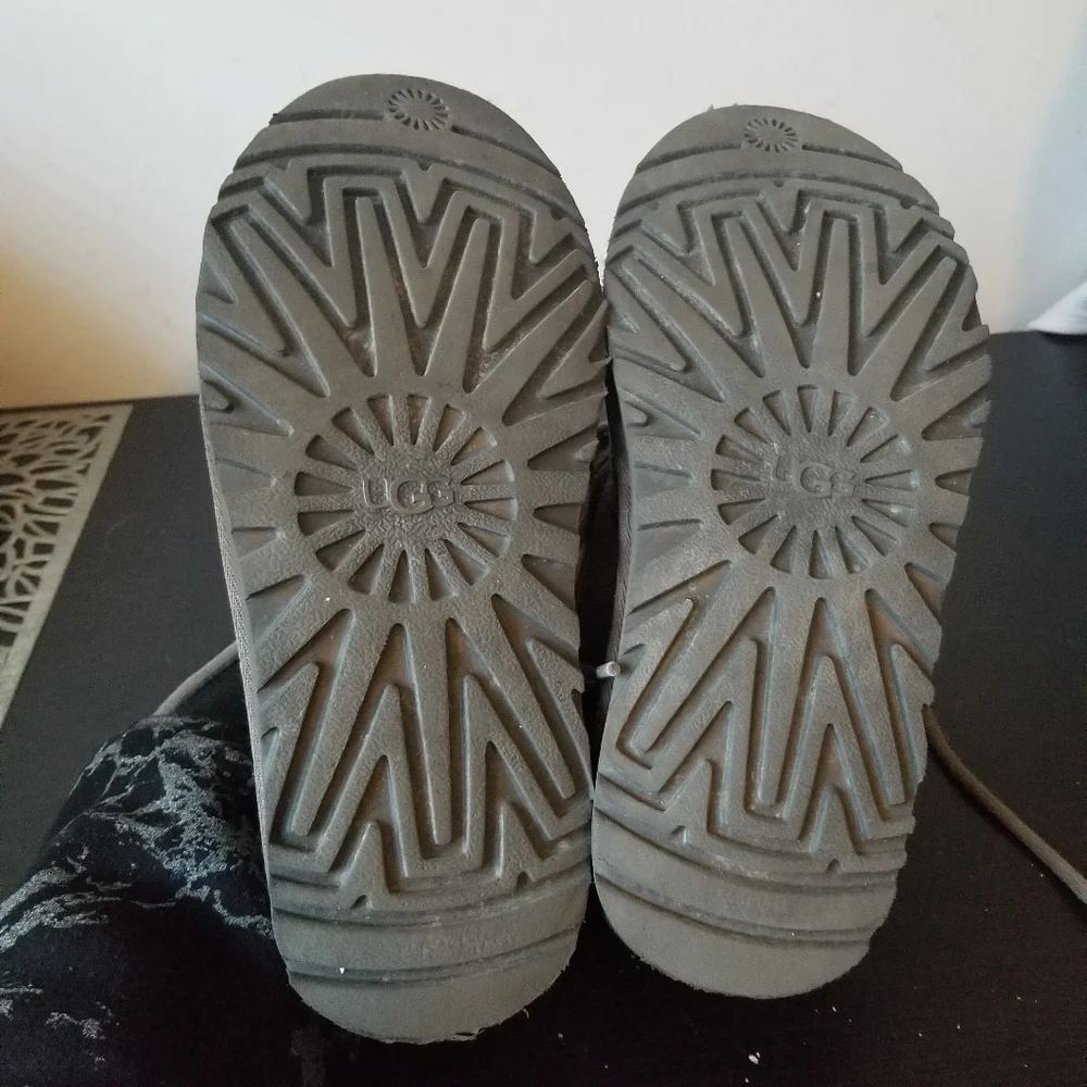 UGG 3236 Men's Neumel Boot - Gray, US 6